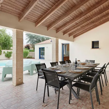 La Tour Maréchal - D'exception Avec Piscine Villa